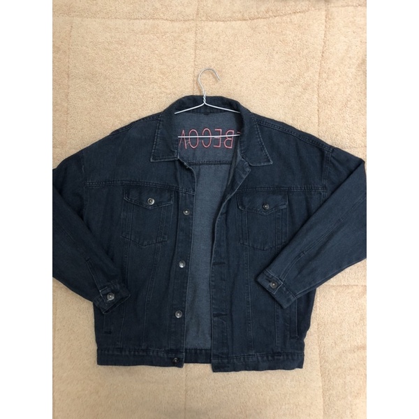 Áo khoác jeans, denim jacket in hình thánh giá thêu chữ DON'T BE CONFUSED