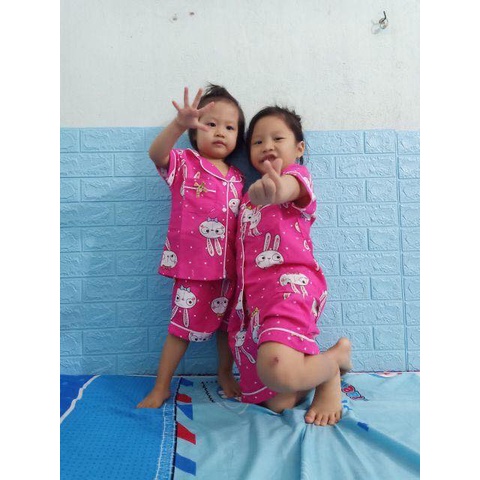 Bộ Pijama bé gái cộc tay chất liệu Kate size nhí tứ 10 đến 28 Kg