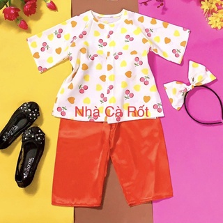 Set bà ba hoạ tiết hàng lụa may thiết kế kèm cài nơ cho bé gái