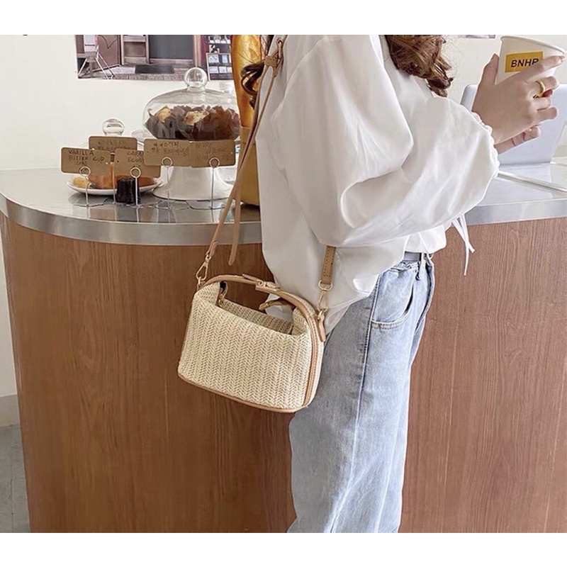 Túi cói cầm tay đeo chéo phong cách Hàn Quốc