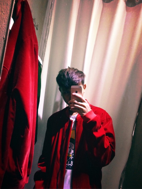 Áo khoác bomber đỏ nhung like new 99%