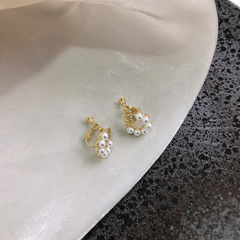 Bông Tai Thiết Kế Hoa Hồng Đính Giả Ngọc Trai Phong Cách Vintage