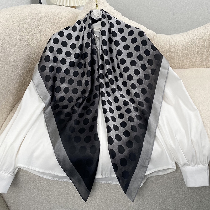 Khăn choàng vuông 110x110cm in họa tiết thời trang cho nữ