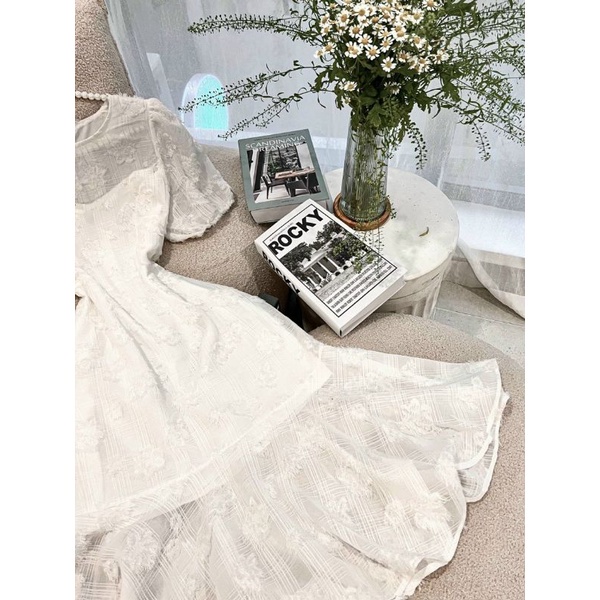 Đầm midi trắng đuôi cá hoa nổi Fansy Dress