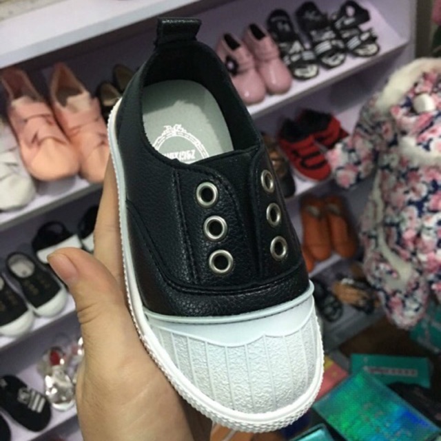 Giày slip on cho bé