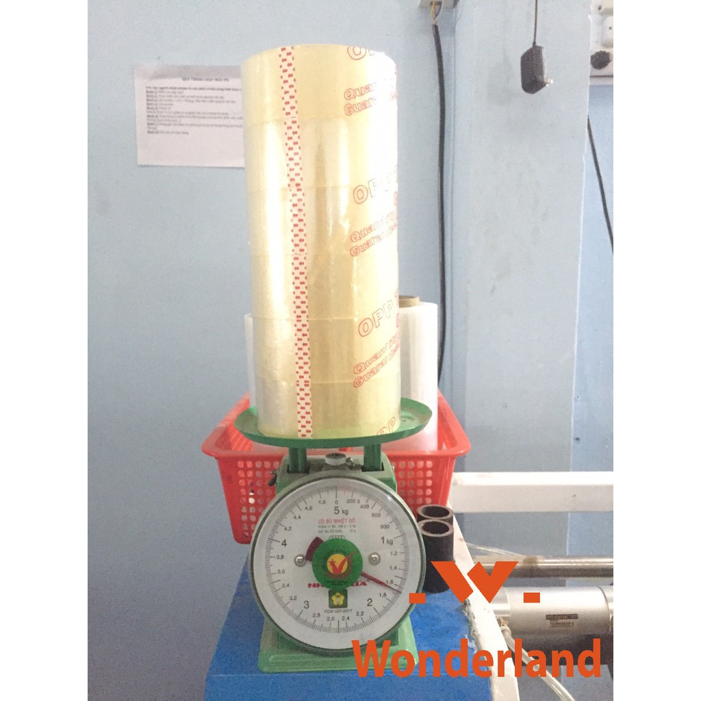 1 cây  băng keo trong, đục 200y 1.6kg