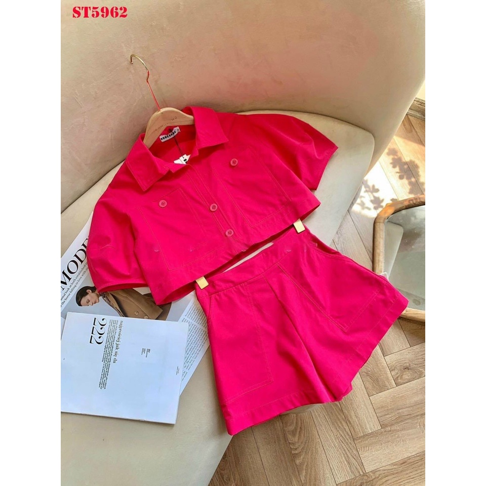 Sét bộ đồ nữ áo croptop phối hàng nút kèm quần đùi xinh xắn sang chảnh đi chơi, dự tiệc