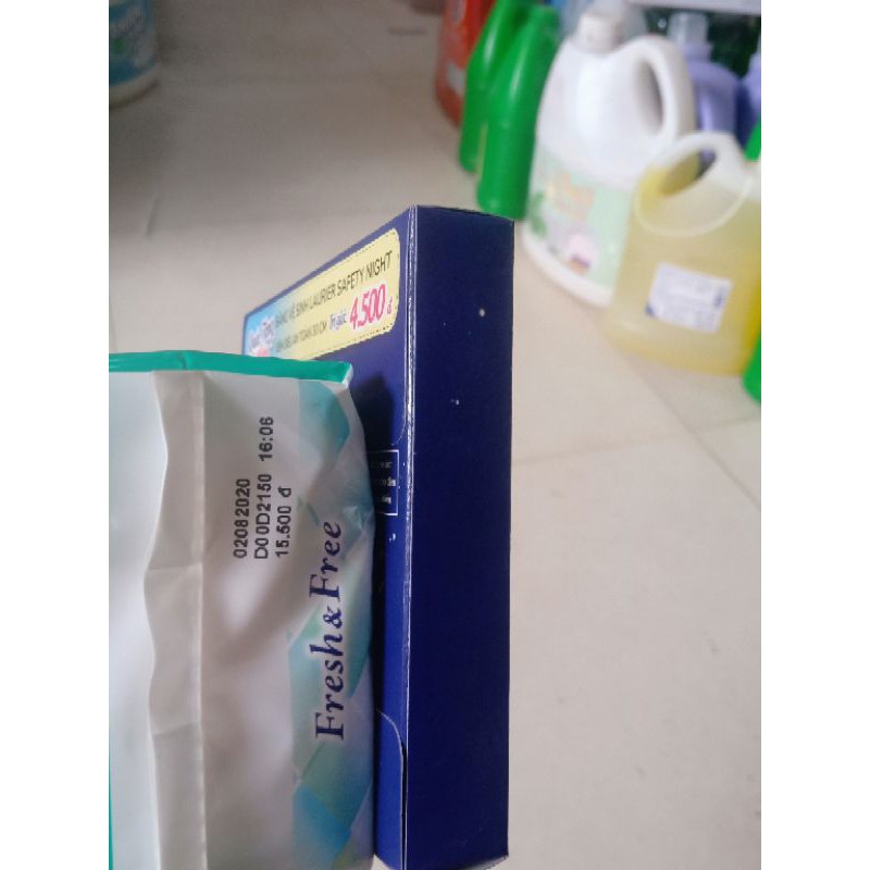 (tặng thêm 6 miếng)Bịch 6 gói băng vệ sinh Laurier mỏng siêu thấm .