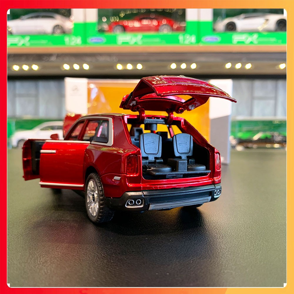 Xe mô hình Rolls Royce Cullinan tỉ lệ 1:32 màu đỏ