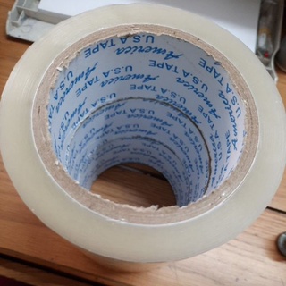 1 cây Băng keo trong dán thùng 5p 100ya