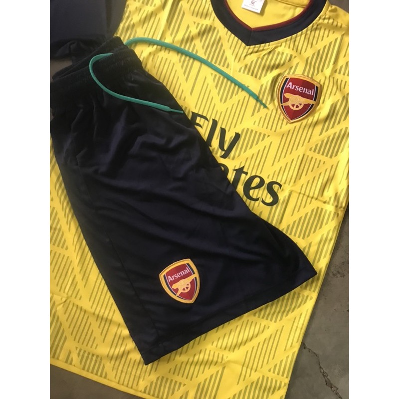 SIÊU RẺ GIÁ SỈ Đồ đá banh Arsenal vàng đủ size, nhận in tên 10.000/ 1 hàng. có bán sỉ, mua theo đội được giảm giá.