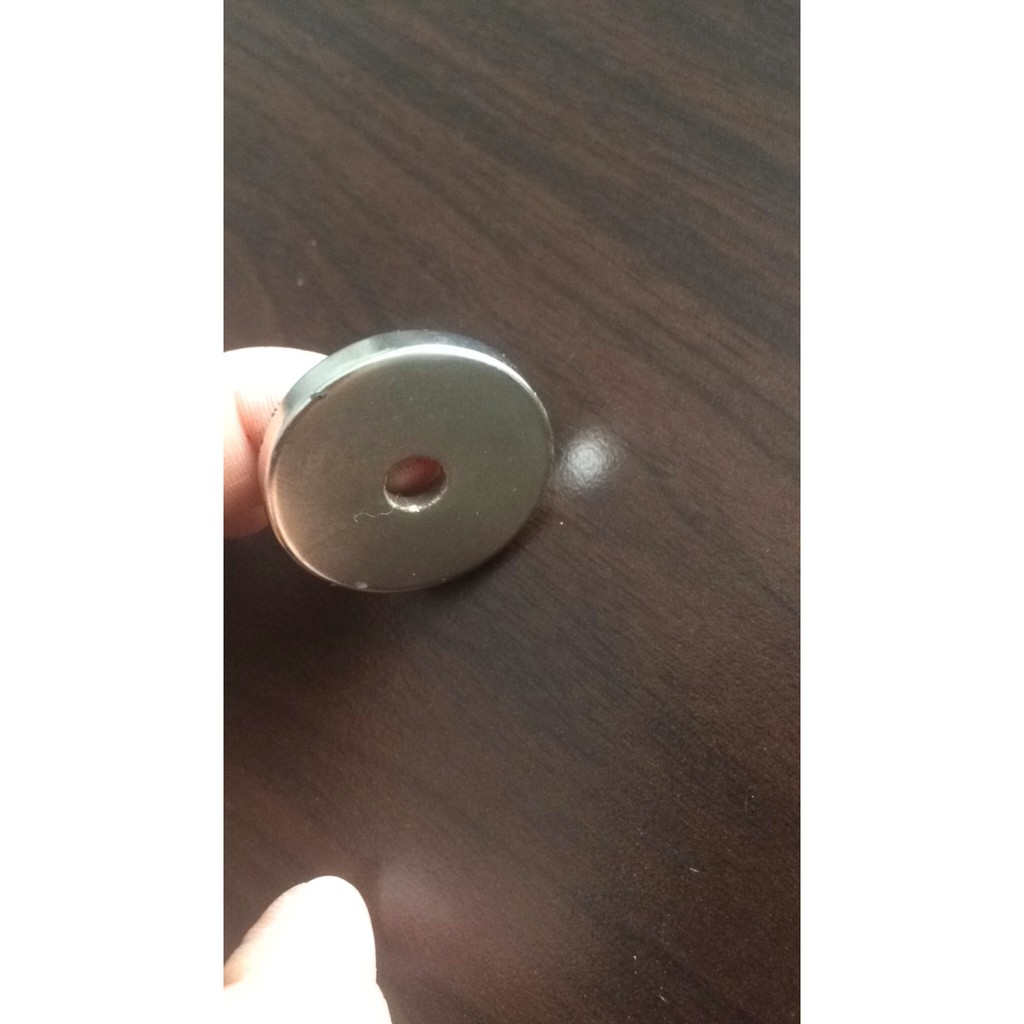 Nam châm viên đường kính 20mm dày 3.5mm có lỗ tròn 4mm