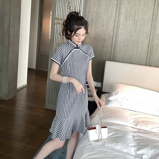 Sườn xám cách tân đuôi cá viền ren kẻ sọc trẻ trung năng động - có sẵn