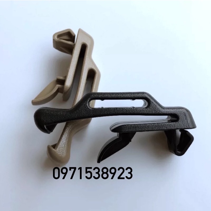 KẸP DÂY AN TOÀN TOYOTA INNOVA FORTUNER 3 MÀU. ĐEN, KEM BE. XÁM