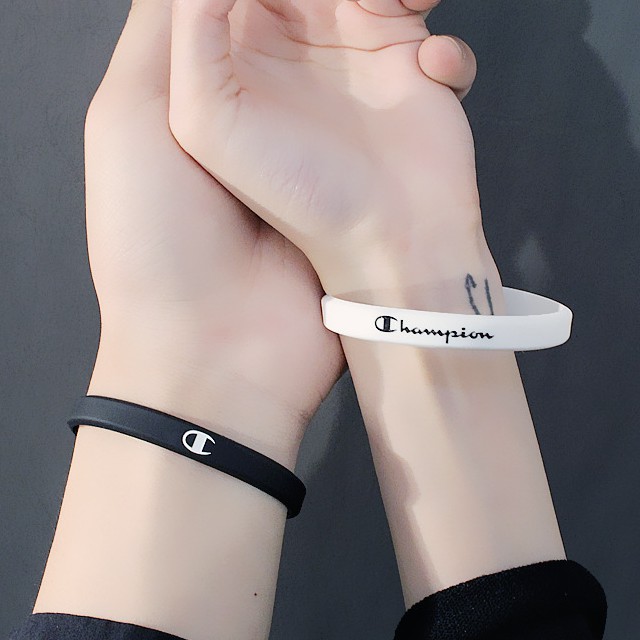 Vòng tay cao su Champion hot trend