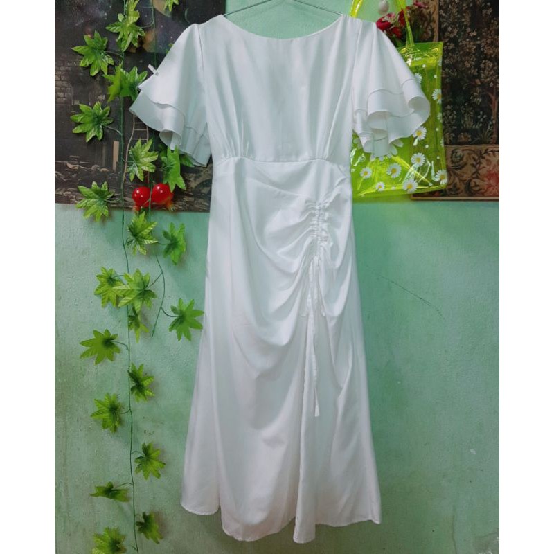 SALE thanh lý/ pass váy thiết kế trắng tinh