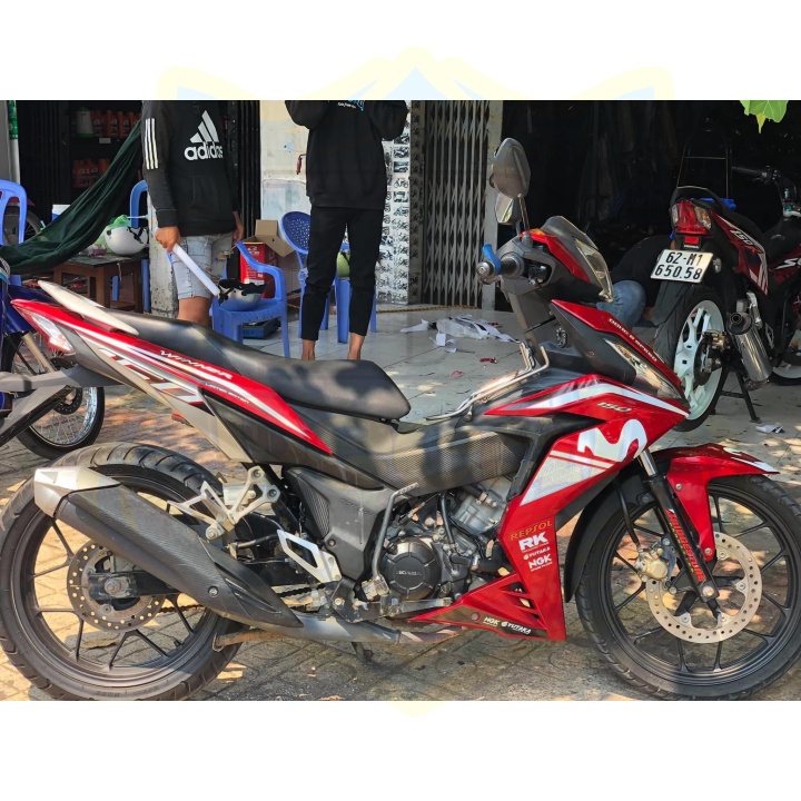 ( Quí khách vui lòng mang ra tiệm cho thợ dán ) Tem winner 1movistar 2 đỏ