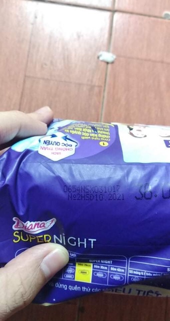 Băng vệ sinh ban đêm Diana