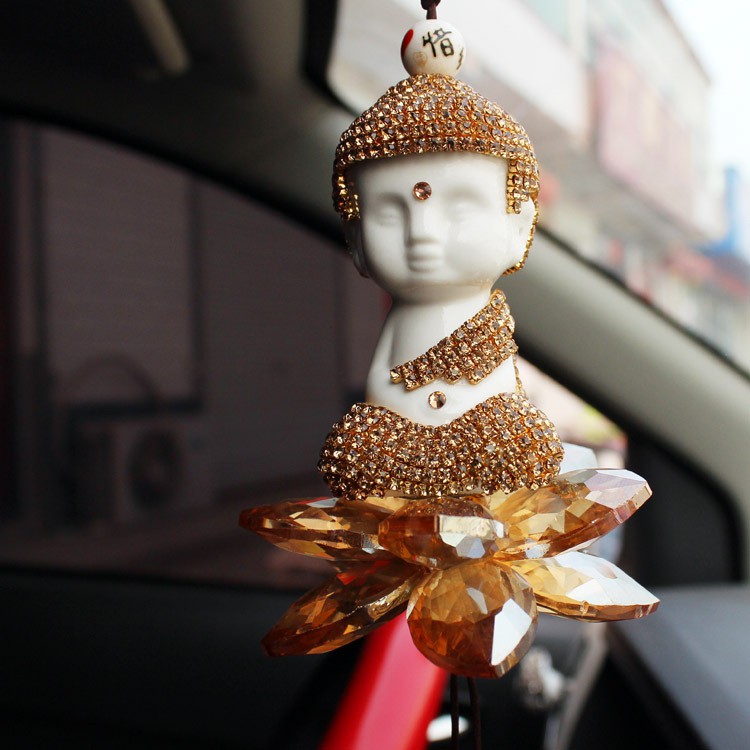 Treo gương tượng phật ngồi đài sen trên ô tô