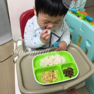set 2 khay ăn Munchkin 3 ngăn - MK11469
