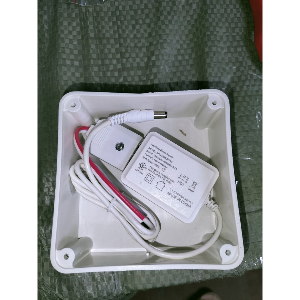 Nguồn 12V1A trắng