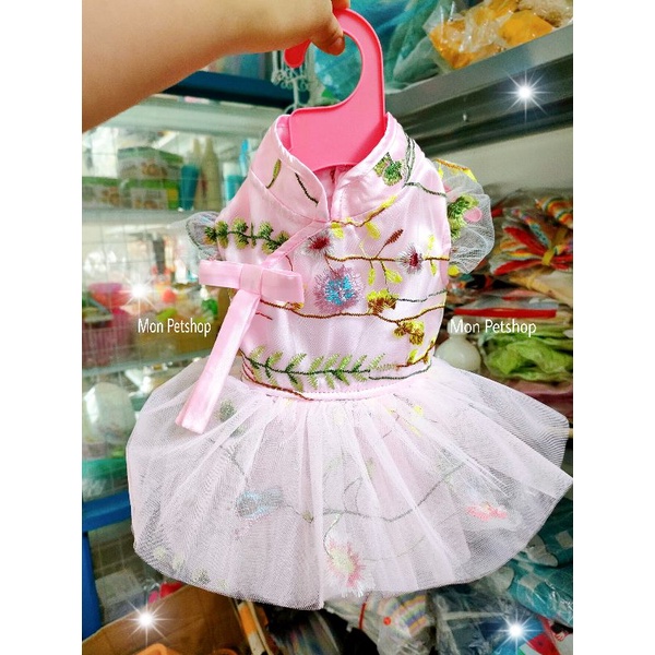Váy hồng công chúa cho thú cưng