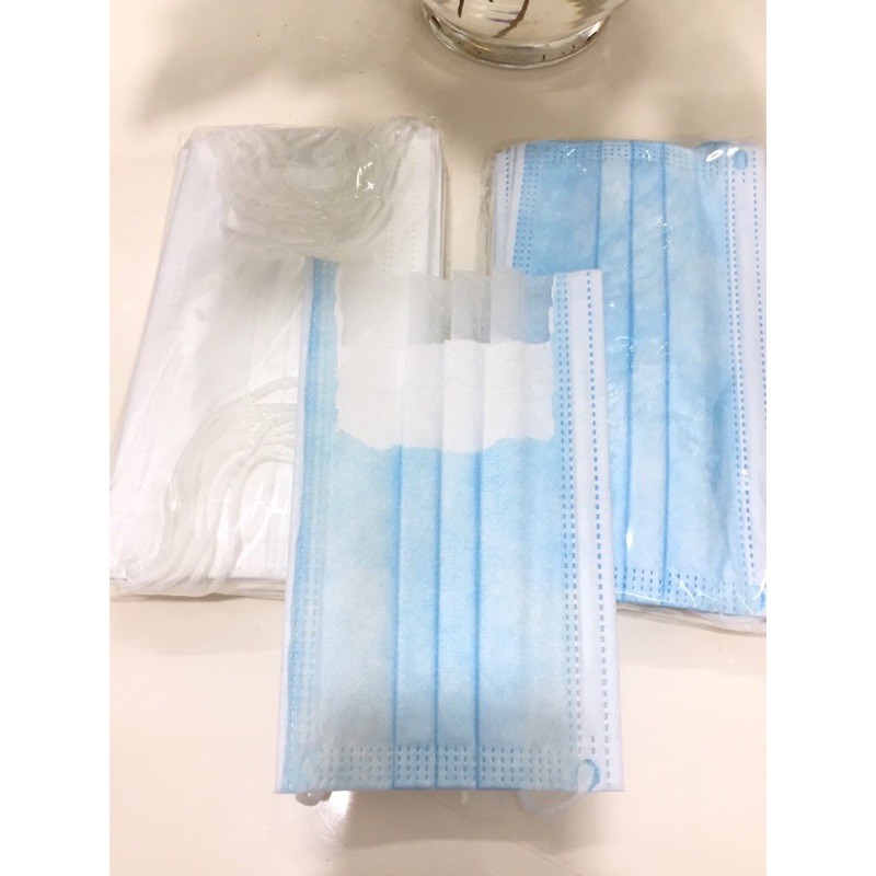 Hộp 50 cái khẩu trang y tế 4 lớp, kháng khuẩn | BigBuy360 - bigbuy360.vn