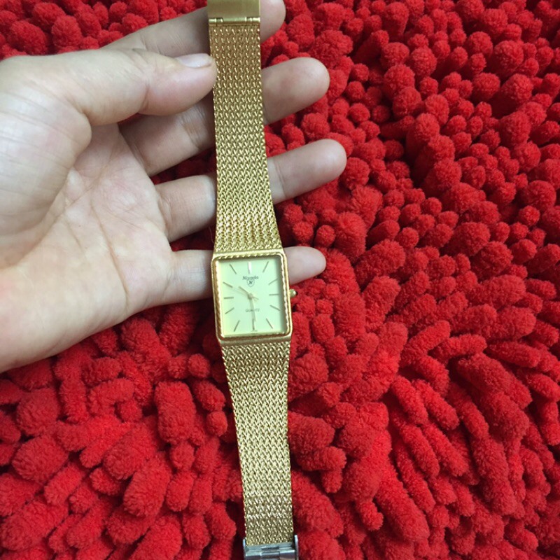 Đồng nữ nivada  thuỵ