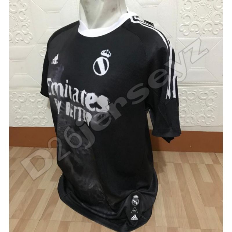 Áo Thun In Chữ Real Madrid 4th Human Race 2020 / 2021 + Quần Short Năng Động Thời Trang