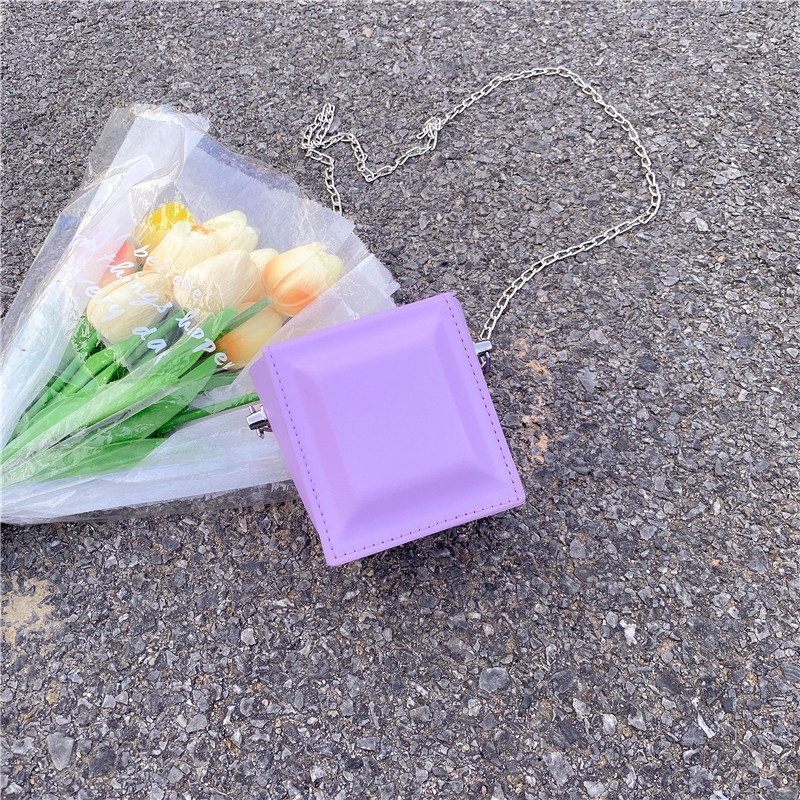 Túi Đeo Chéo Mini Màu Hồng Phối Dây Xích Thời Trang Trẻ Trung Cho Nữ