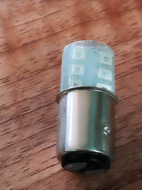 Đèn led ( xi nhan-đèn hậu) nhấp nháy ánh sáng trăng