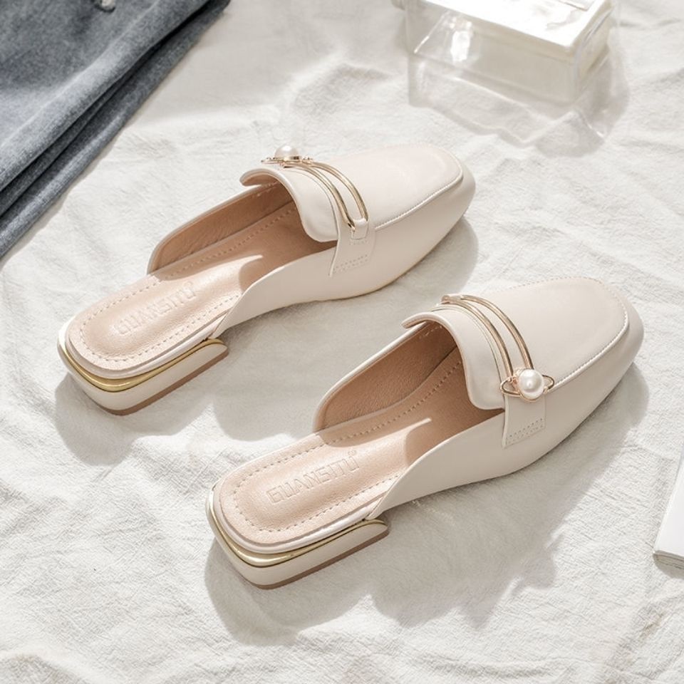 Giày sục nữ da trơn đế cao 3cm đính hạt bên cạnh