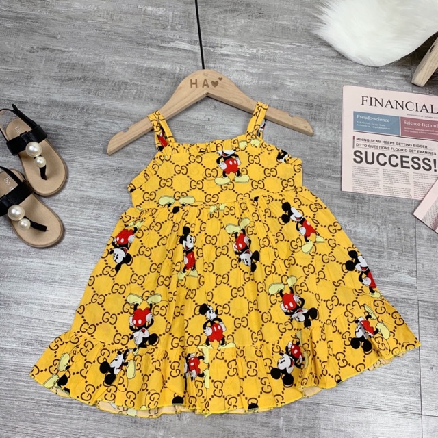 Váy lanh trẻ em