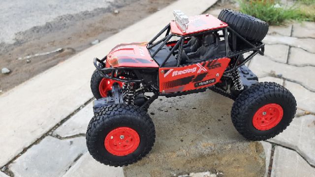 ()XE ĐIỀU KHIỂN ĐỊA HÌNH LEO NÚI ROCK CRAWLER PIN SẠC