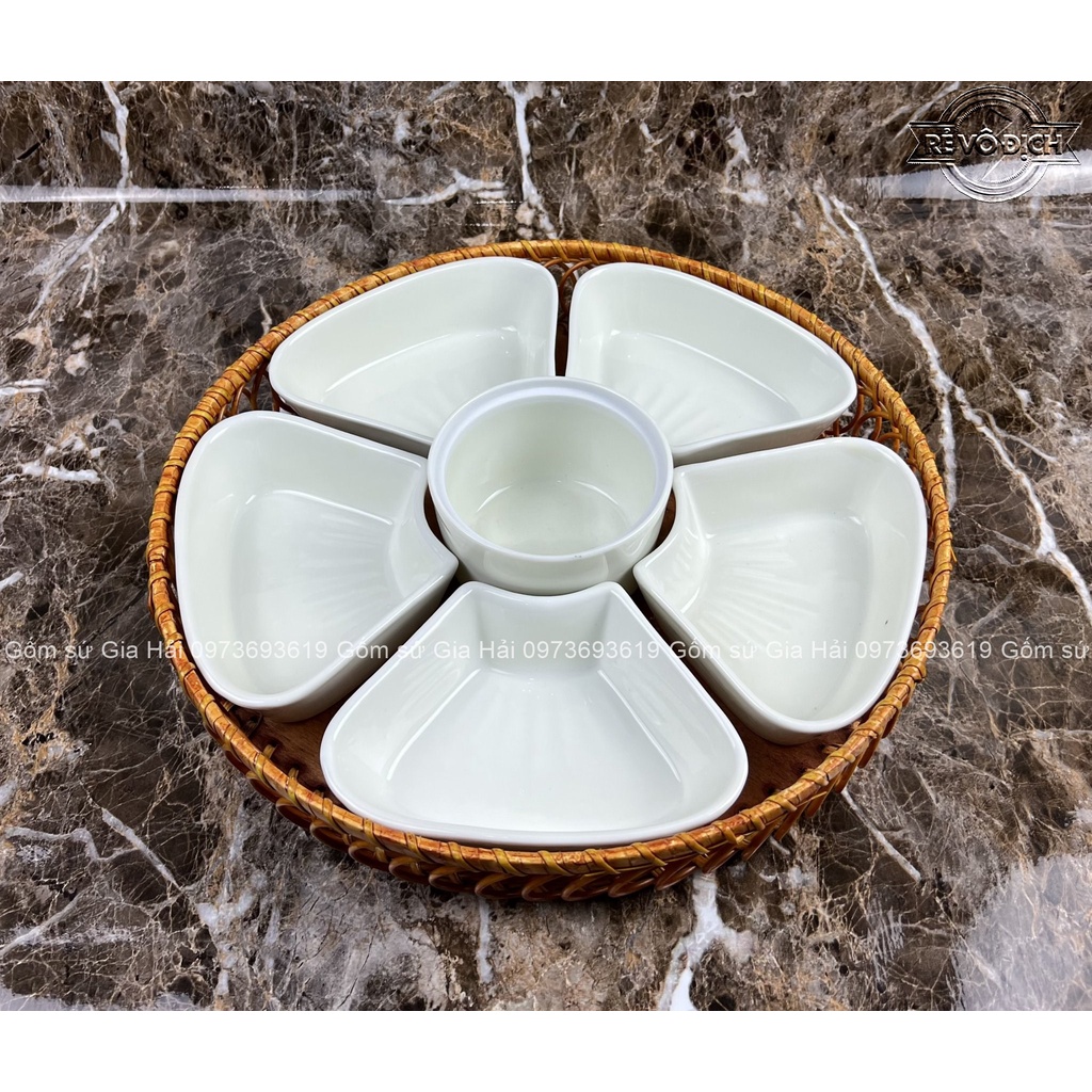 Bộ đĩa 5 cánh hoa đào sứ,  trái tim bát tràng kèm khay mây