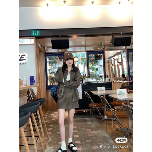 SET ÁO KHOÁC KÉO KÈM ÁO TRẮNG TRONG + CHÂN VÁY CARO NÂU