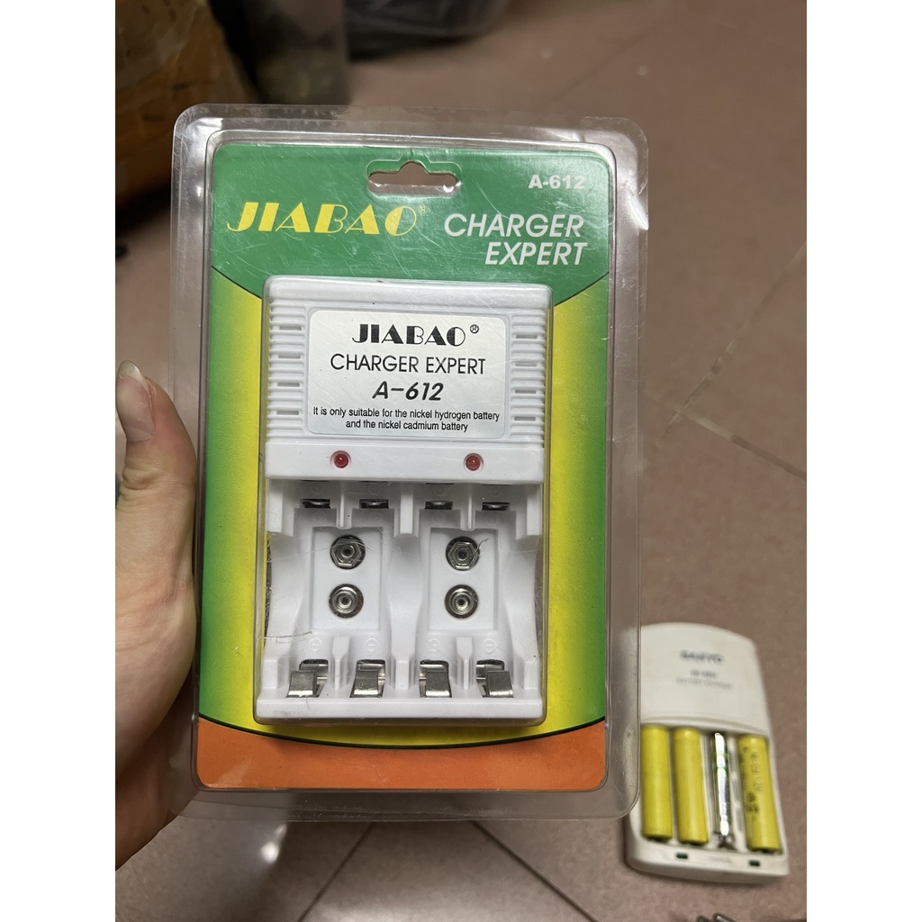 CHÍNH HÃNG,QSDBộ sạc pin tiểu sony AA /AAA NI-MH loại xịn sony bc-cs2b, beston, sanyo, Camelion BC 0904S, JIABAO A612