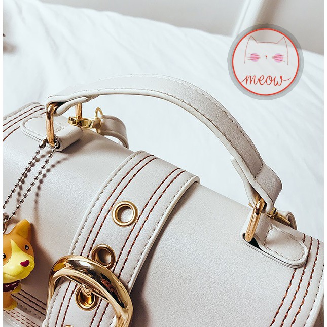 Túi đeo chéo nữ kèm charm