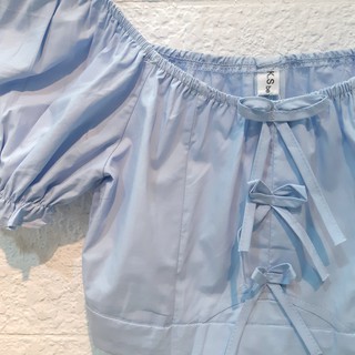 Áo croptop xanh thắt nơ
