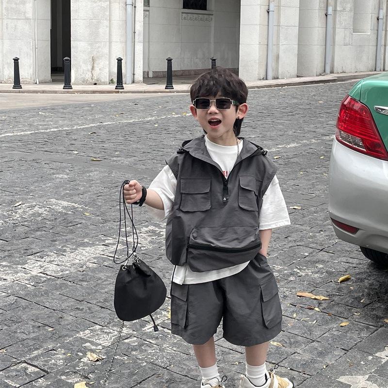 Set Áo Thun Ngắn Tay Có Mũ + Quần Yếm Thời Trang Cho Bé Trai