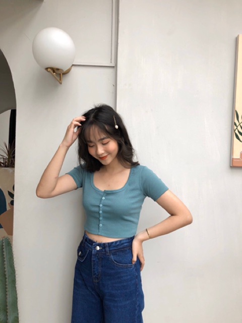 Áo Croptop Nút Ulzzang | BigBuy360 - bigbuy360.vn
