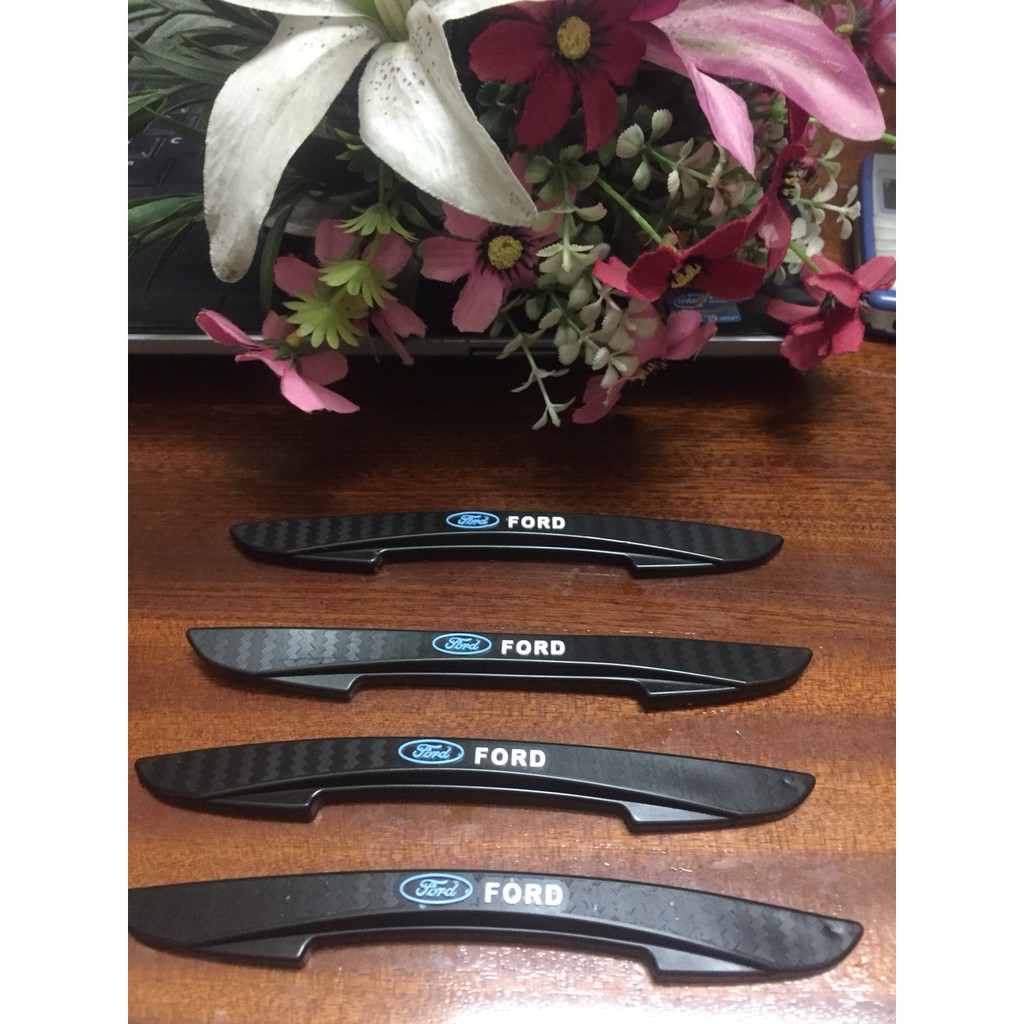 Bộ 4 miếng cao su dán cánh cửa xe Chống va đập Logo các hãng bộ 4 cái