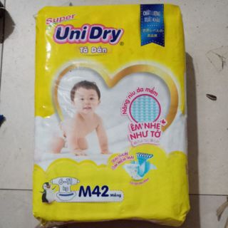 Mẫu mới Tã dán UniDry siêu thấm l38 miếng cho bé từ 9- 14kg.