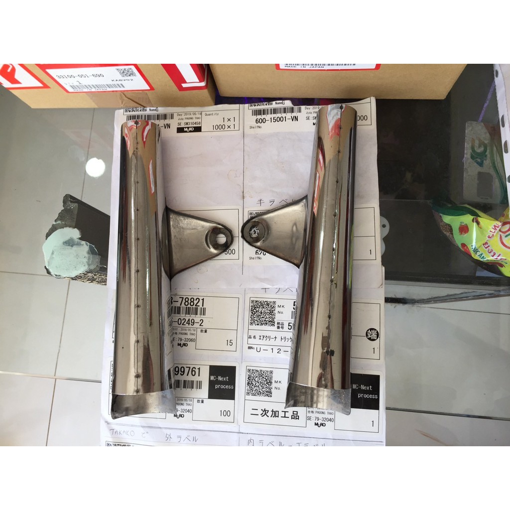 Cặp tai thỏ xe 67 bằng inox hít