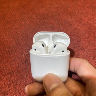 Tai nghe không dây A i r Pods mới và lướt 99%