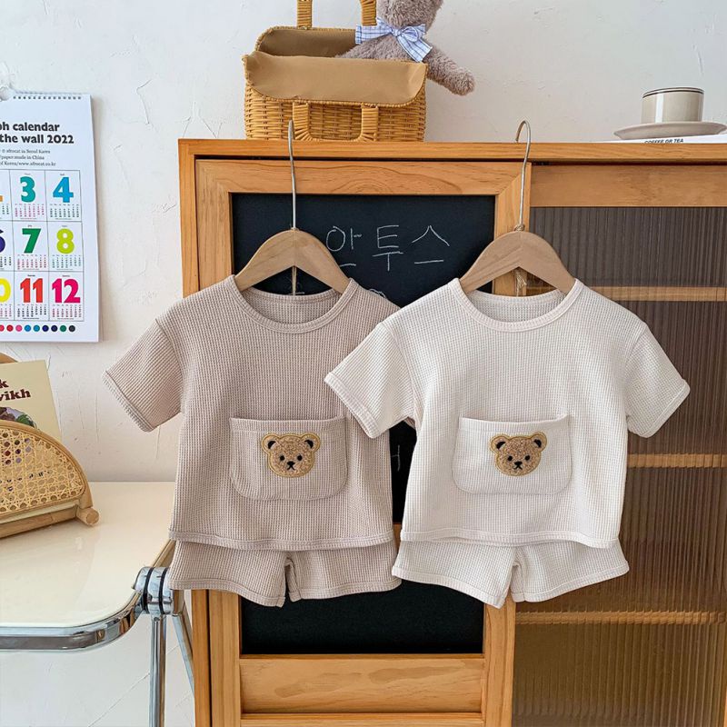 Set Áo Thun Ngắn Tay Hình Gấu Và Quần Short Thời Trang Mùa Hè Cho Bé