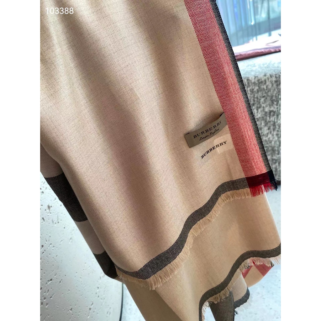 Khăn Choàng Cashmere Cổ Điển Burbeery