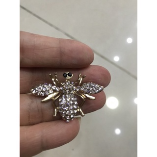 Mạc cài con ong