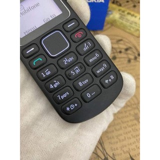 Điện thoại đen trắng tặng kèm pin và cục sạc