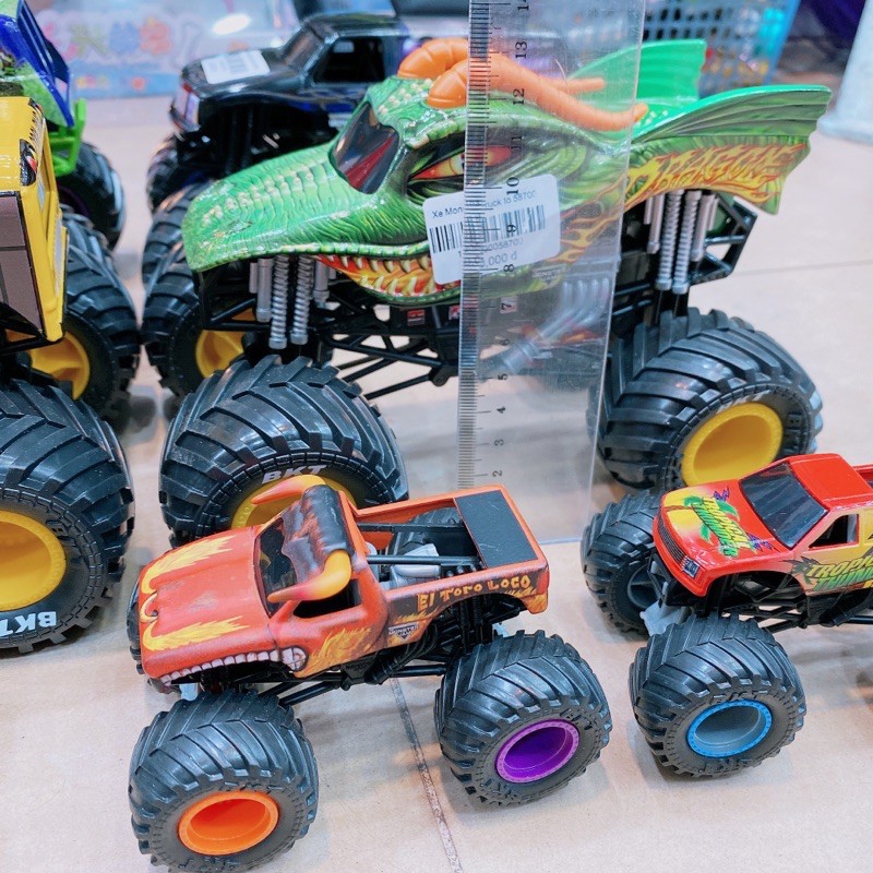 Monster Jam - xe tải quái vật hàng cao cấp